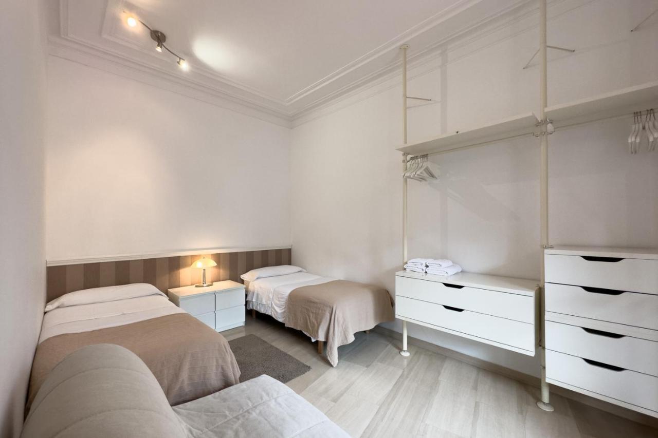 Aparteasy - Passeig De Gracia Apartment Barcelona Luaran gambar