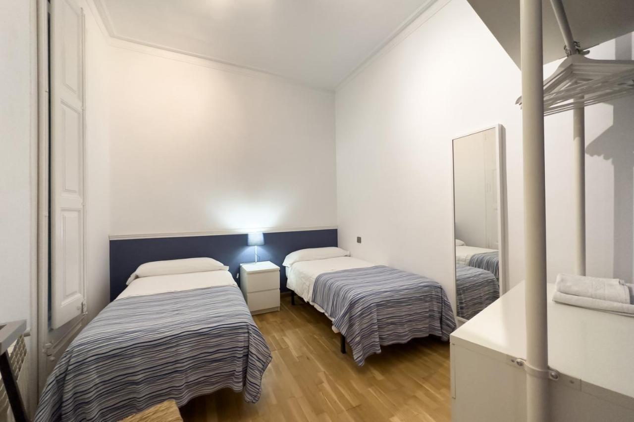 Aparteasy - Passeig De Gracia Apartment Barcelona Luaran gambar