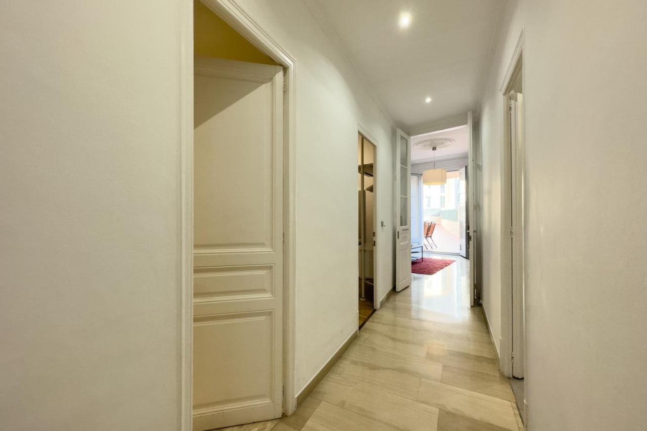 Aparteasy - Passeig De Gracia Apartment Barcelona Luaran gambar